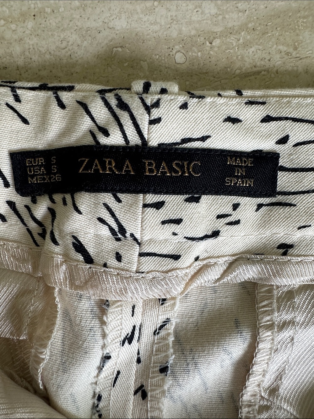 Zara Cream Shorts with Black Dash Motif - Picture 3 of 8